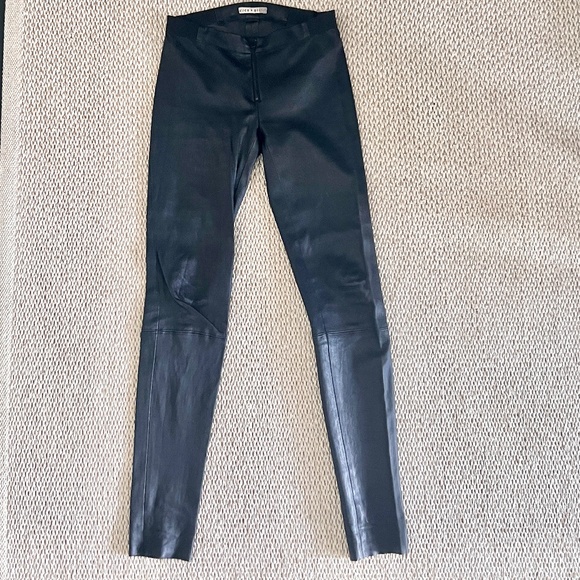 LIKE NEW Alice + Olivia Black, Low Rise,  Front-Zip Lamb Leather Leggings Size 0 - Picture 5 of 12